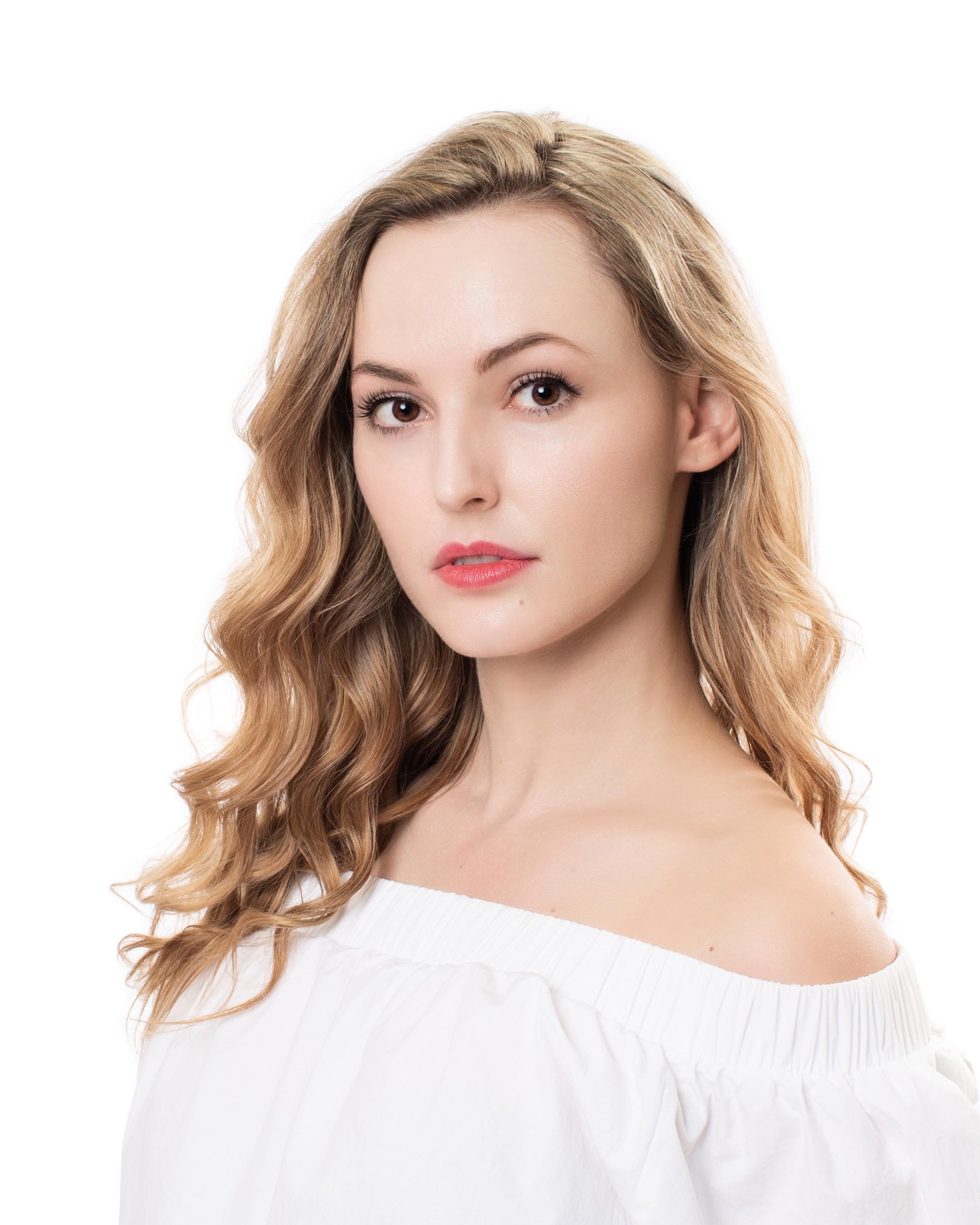 actor Tara Clance large photo