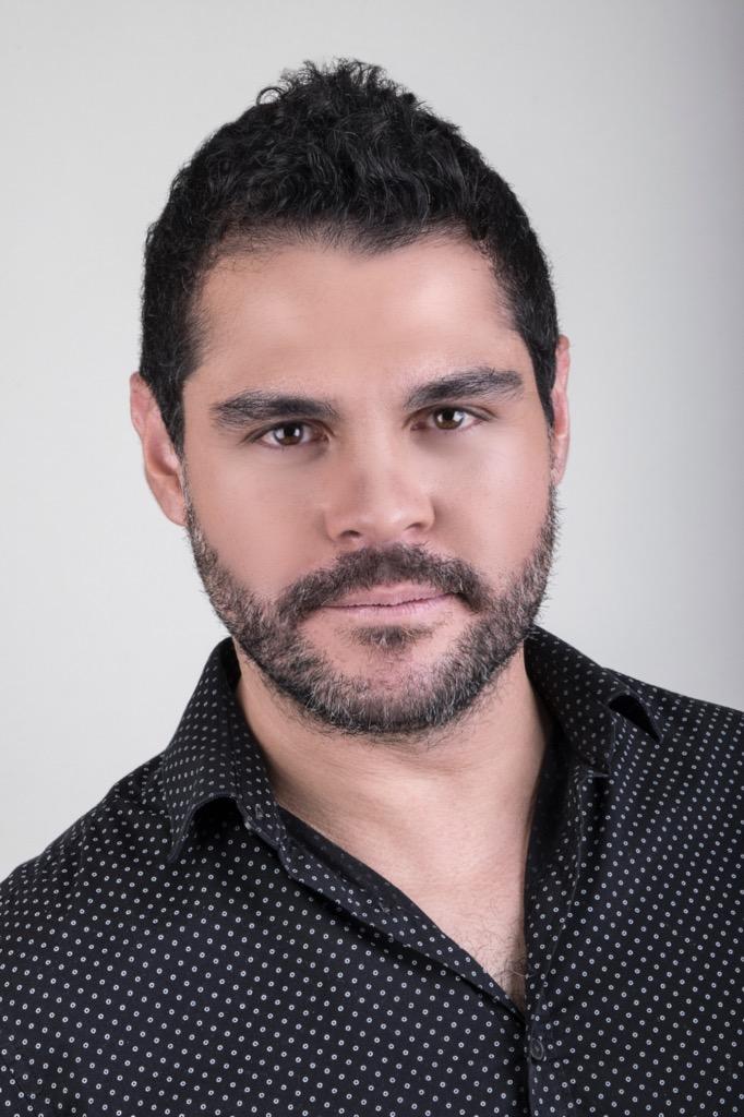 actor Marco de la O large photo