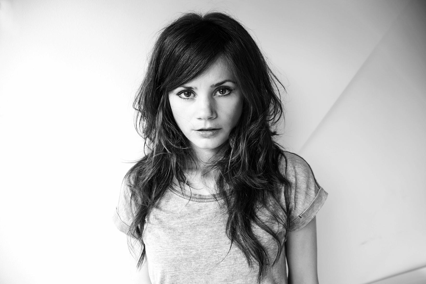 actor Joyce Ilg large photo