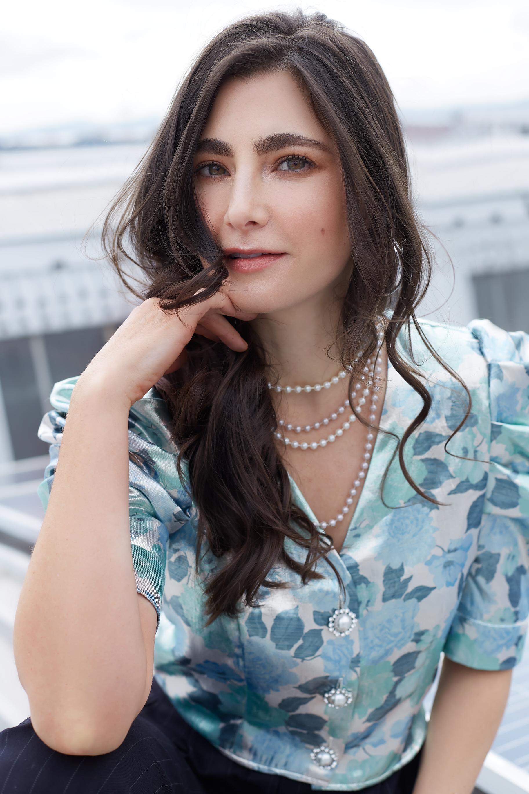 actor Lara Toselli large photo