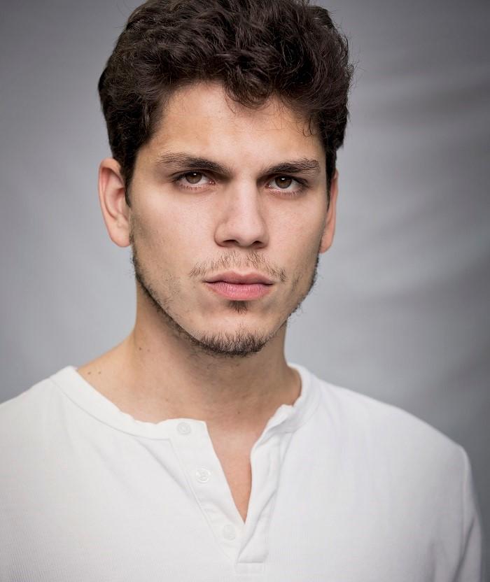 actor Eduardo Valdarnini large photo