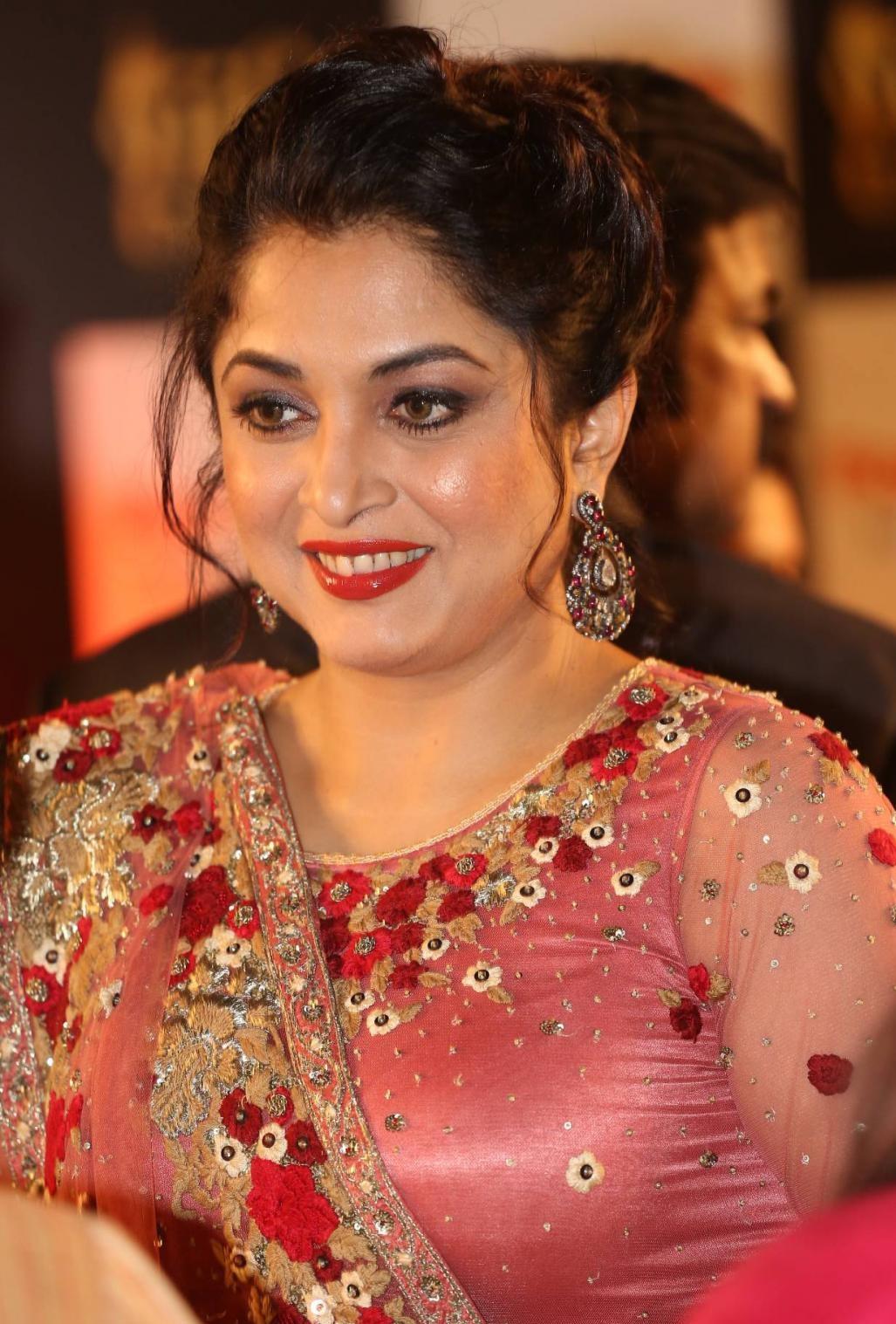 actor Ramya Krishnan large photo
