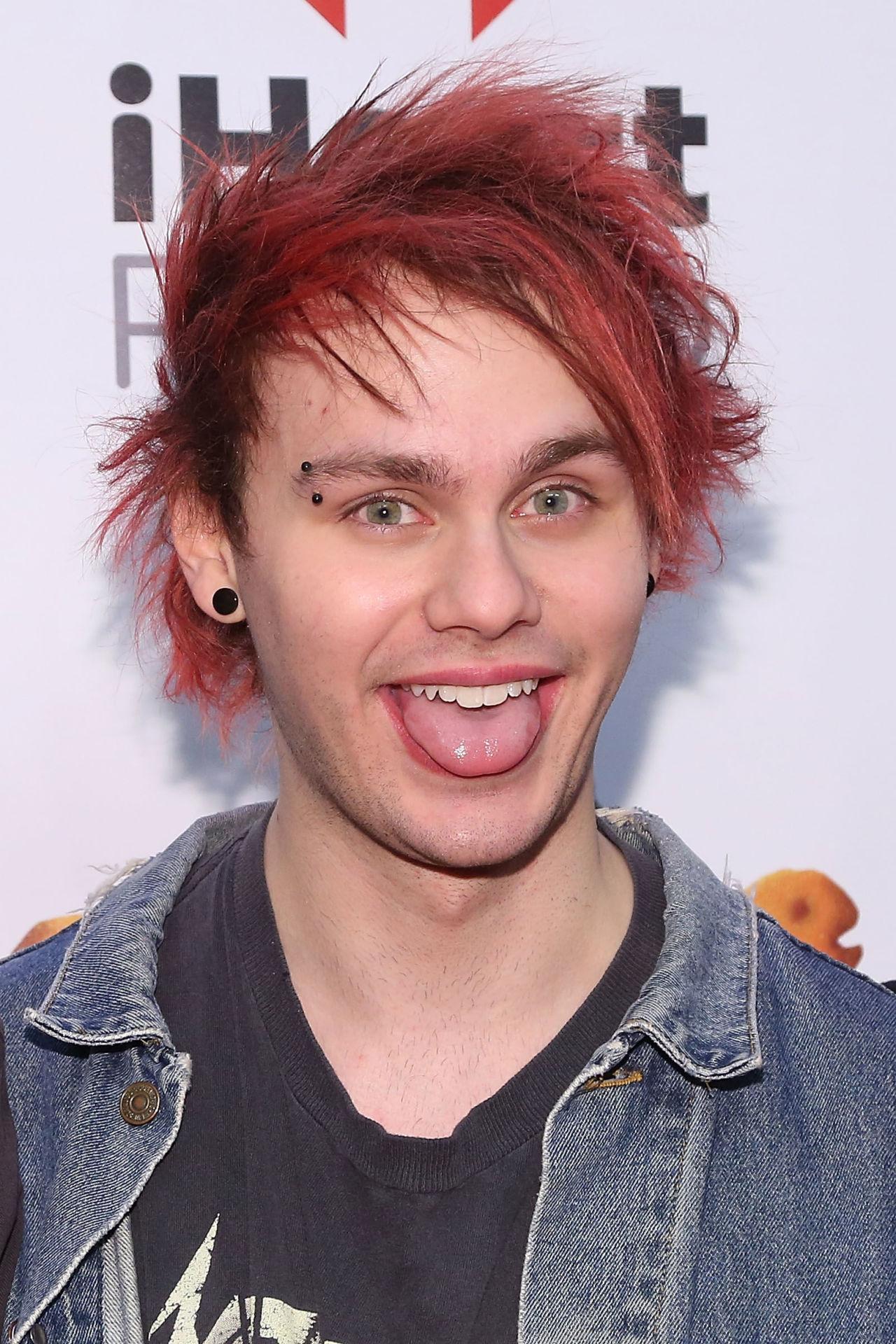 actor Michael Clifford large photo