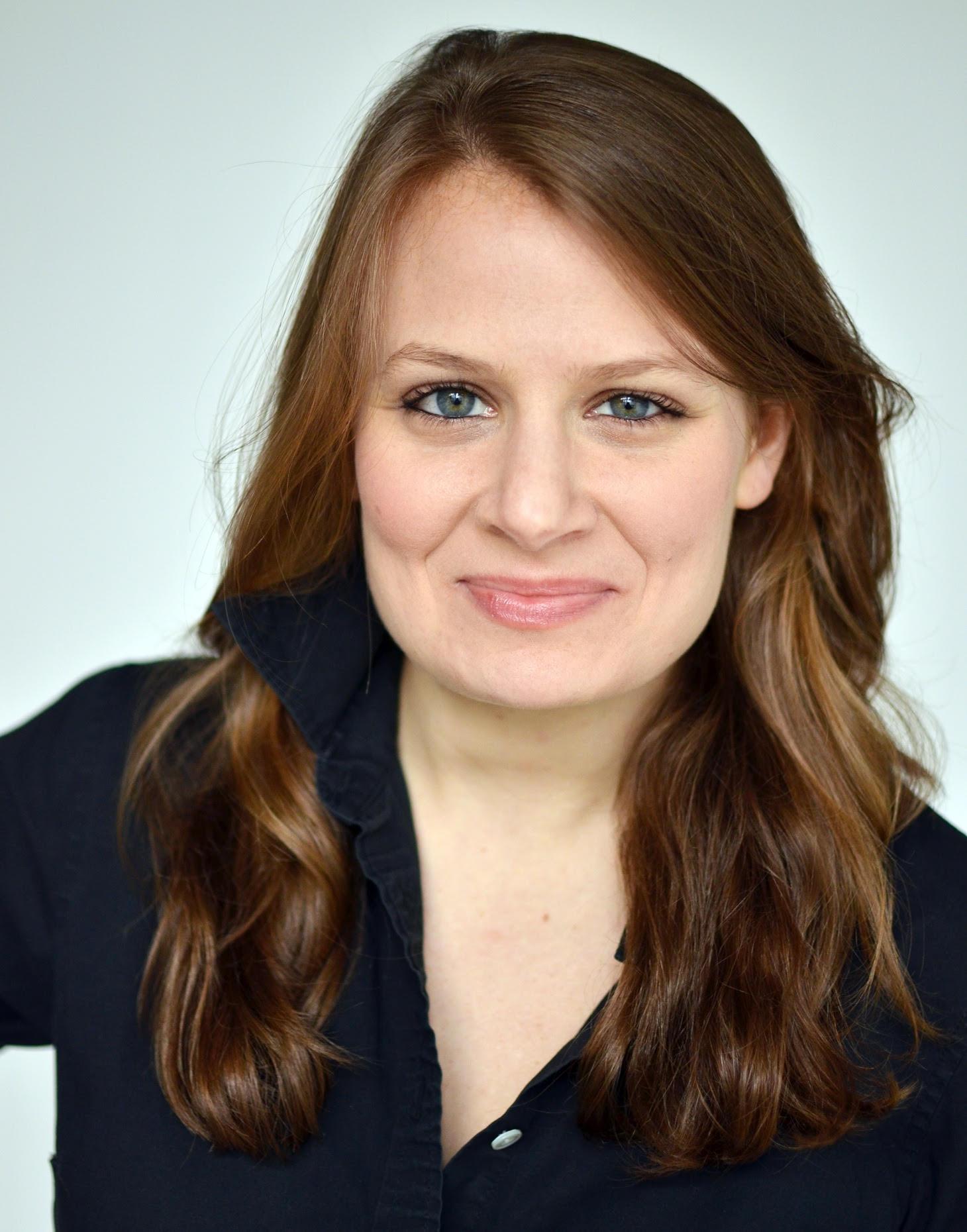 actor Joanna Bradley large photo