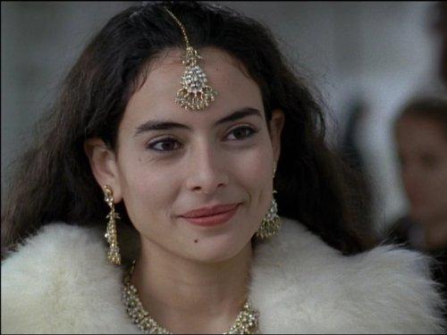 actor Nailia Harzoune large photo