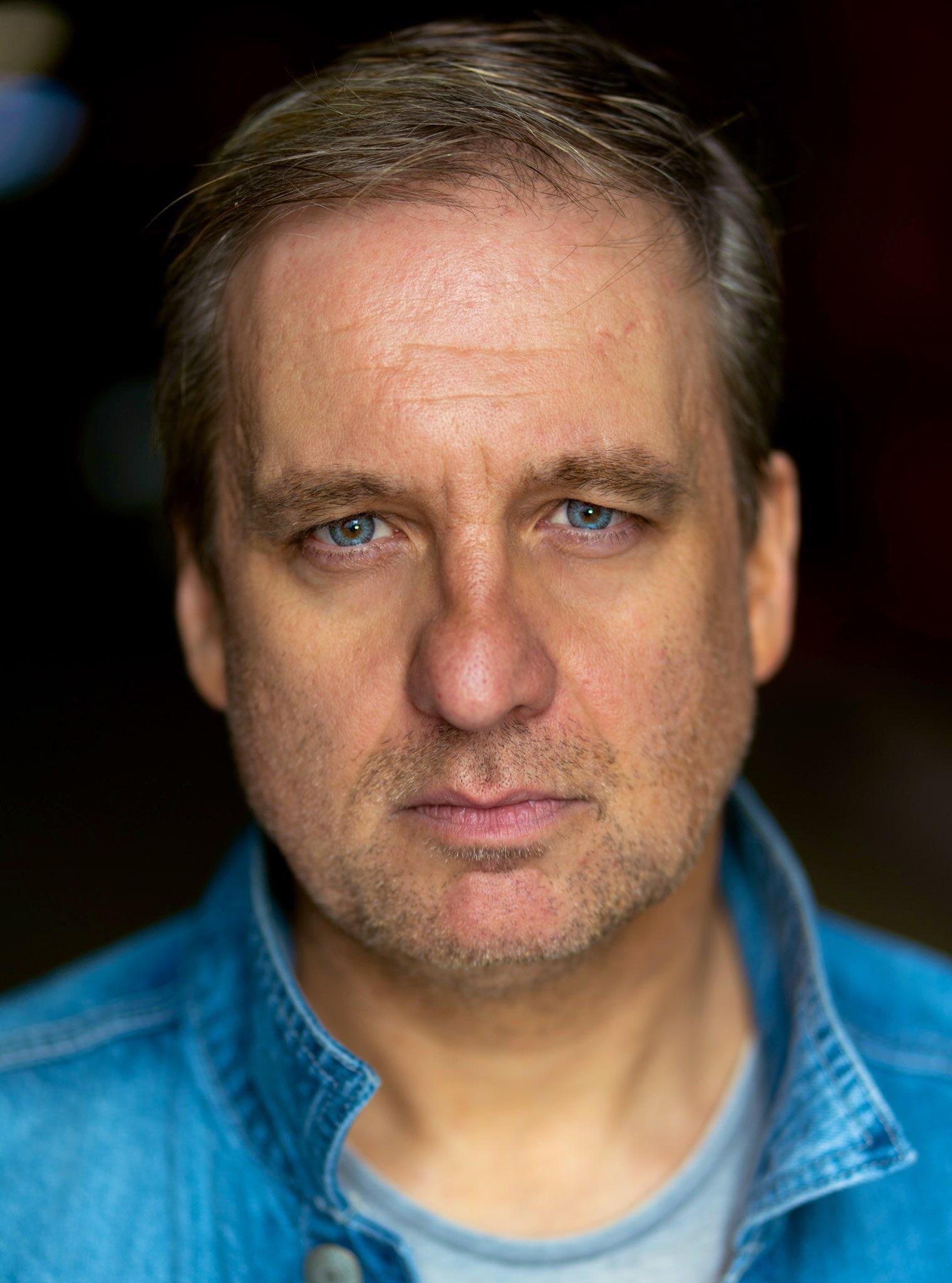 actor Peter Irving large photo