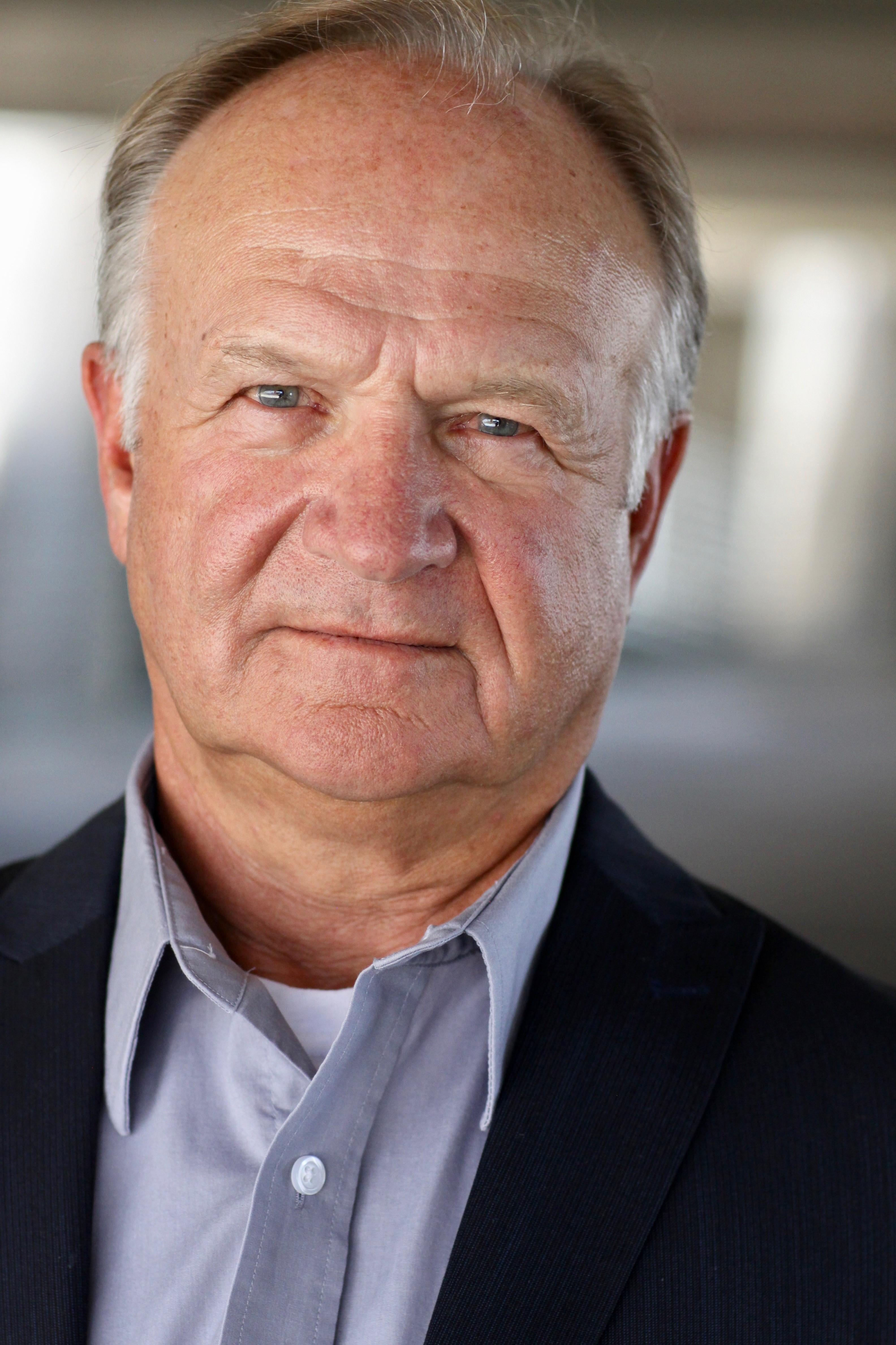 actor Bill Capskas large photo