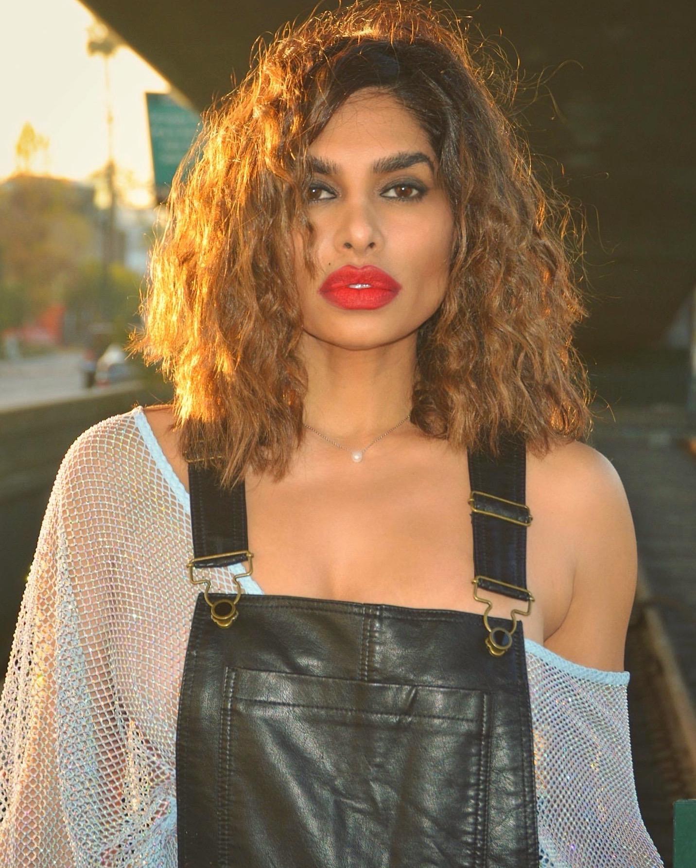 actor Rayna Tharani large photo