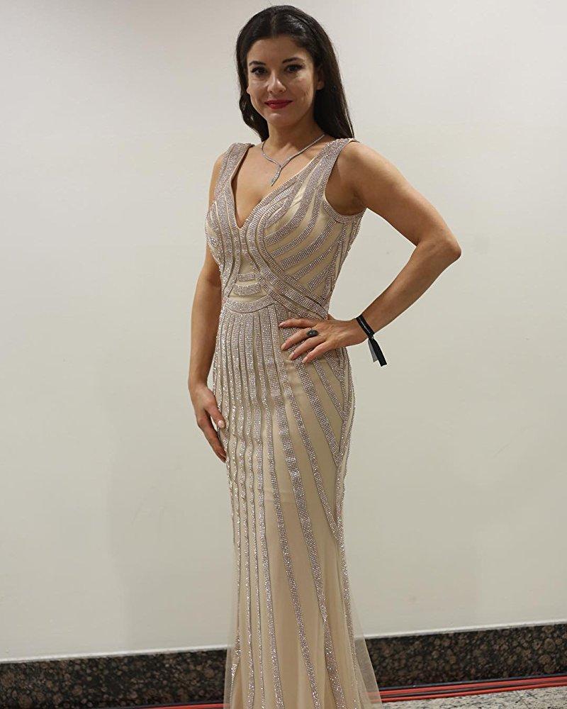 actor Irem Altug large photo