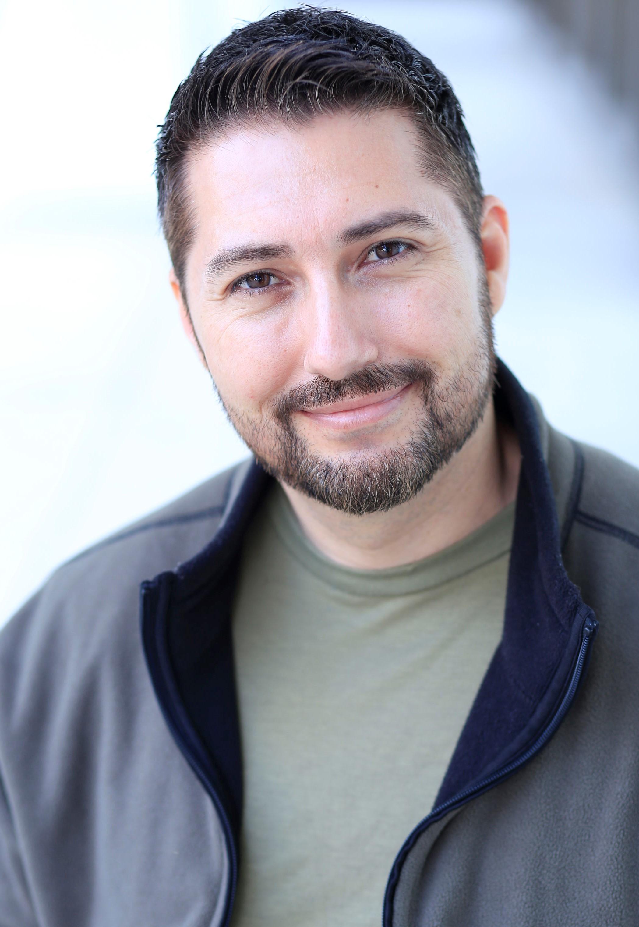 actor Lucas Sanders large photo