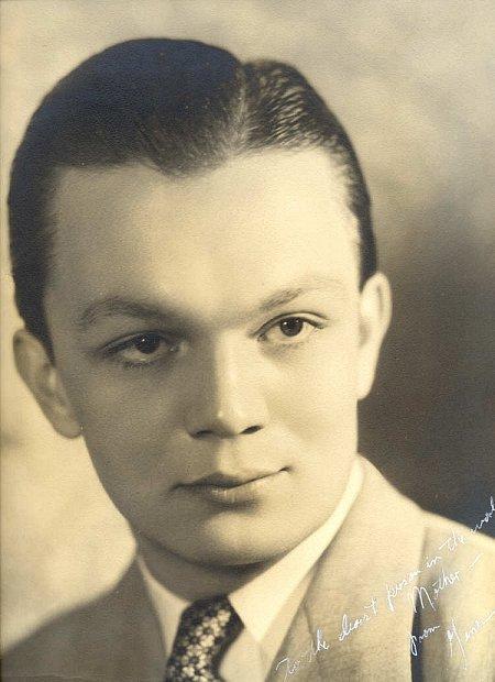 actor Gene Rizzi large photo