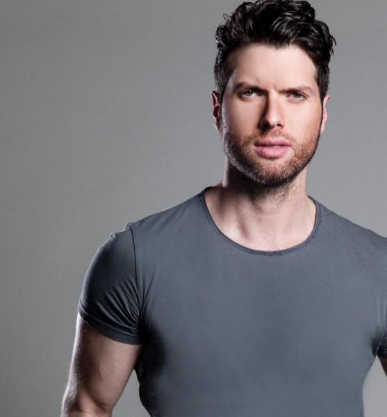 actor Mauricio Martinez large photo