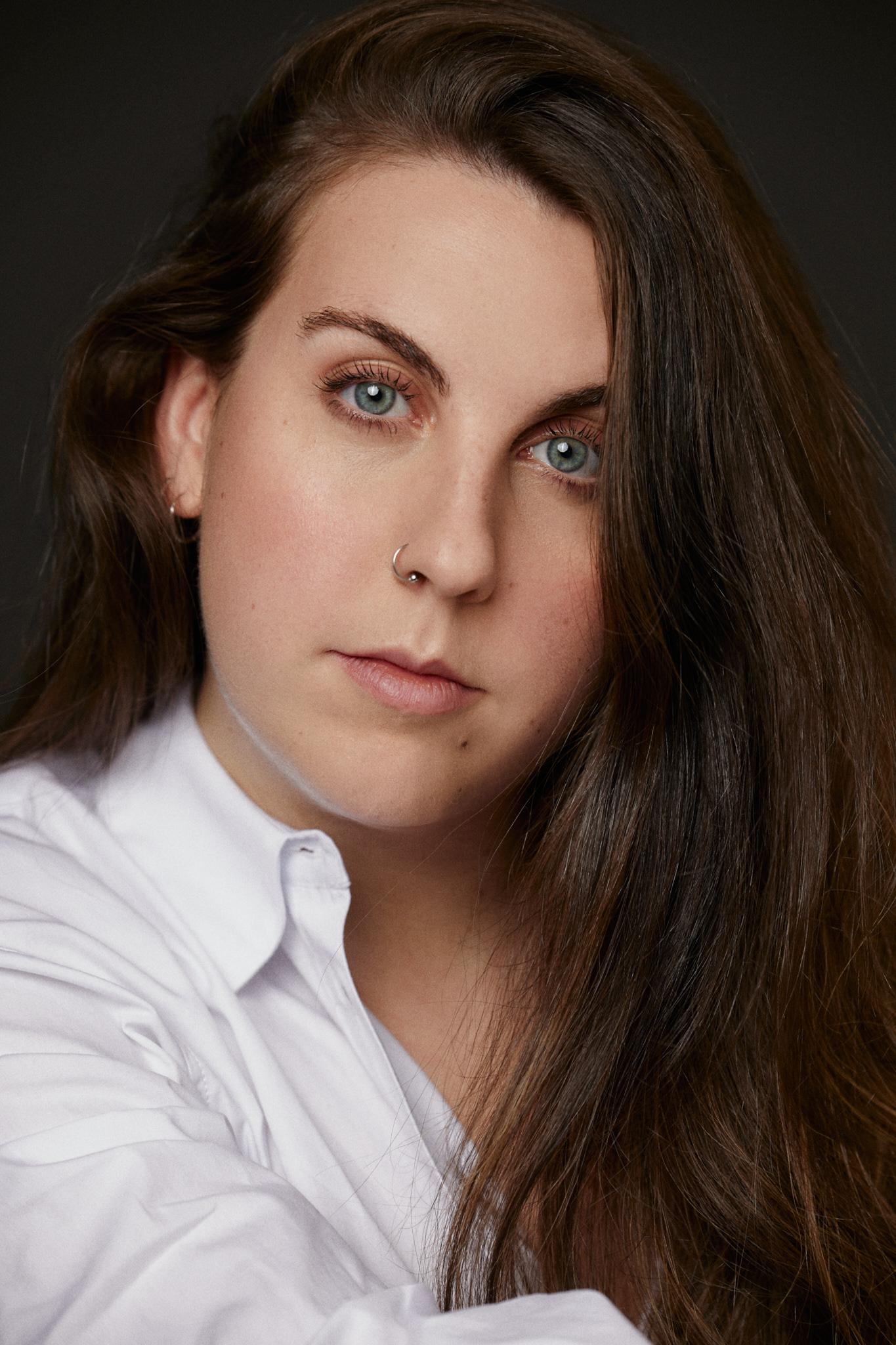 actor Carolina Iglesias large photo