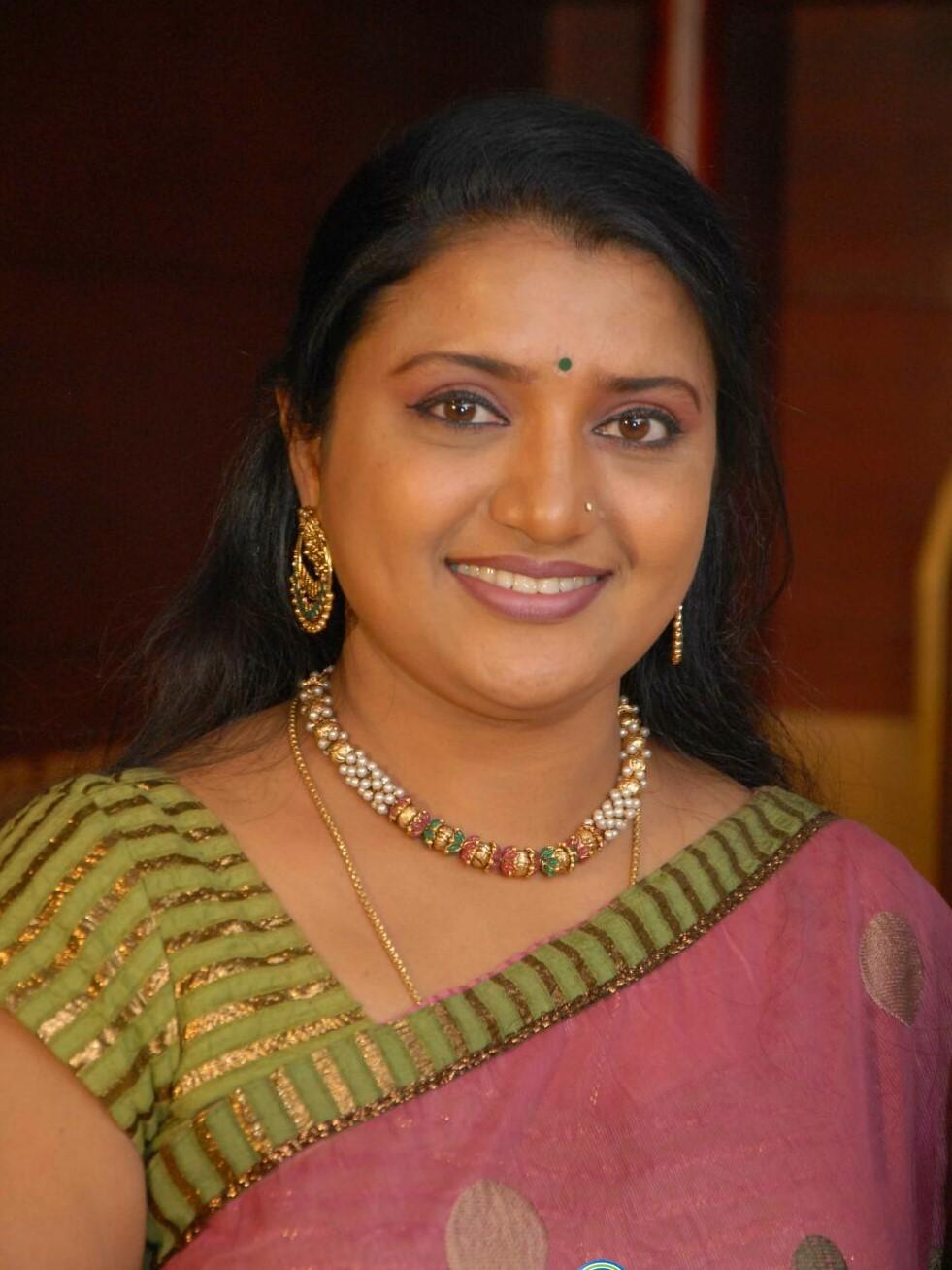 actor Veena Sundar large photo