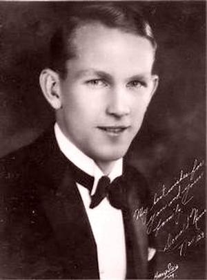 actor Donald Novis large photo