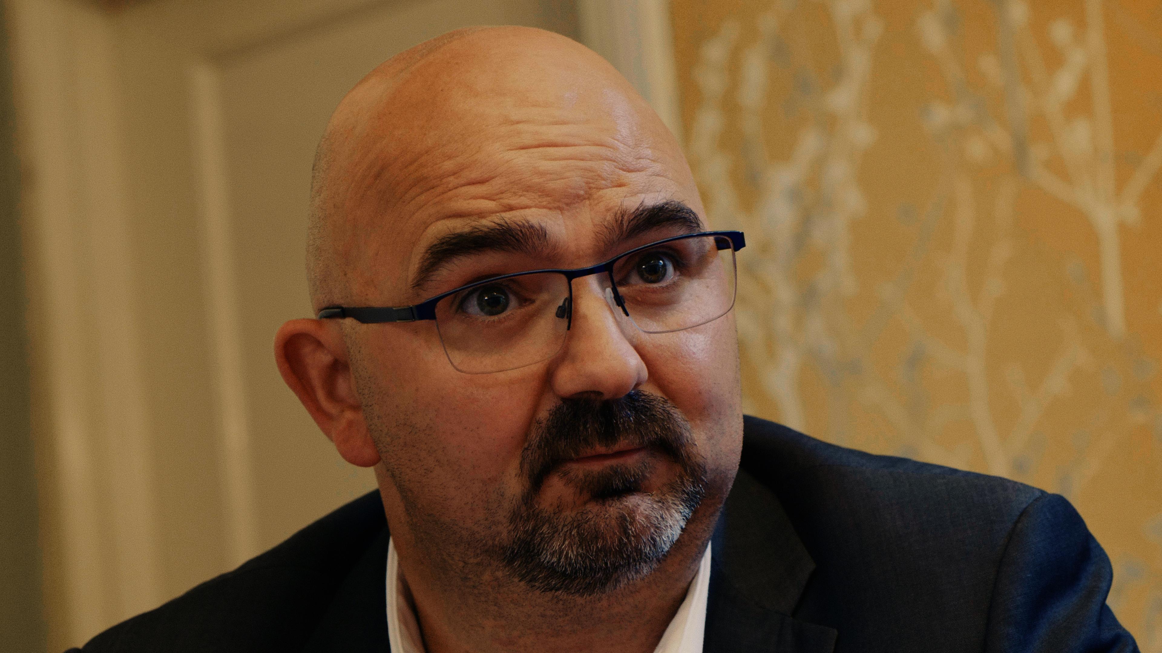 actor Paul Bridger large photo