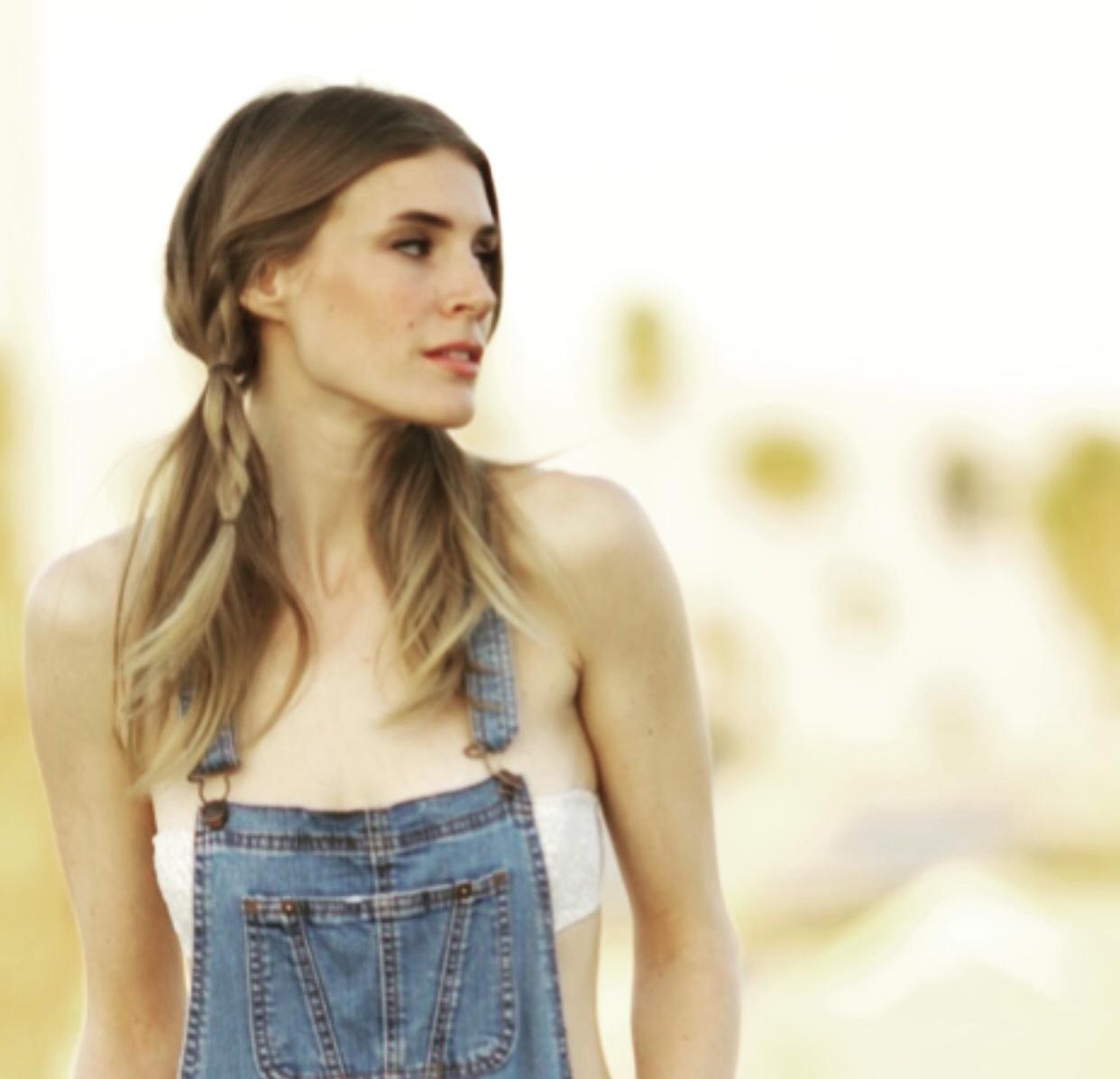 actor Erin Hammond large photo