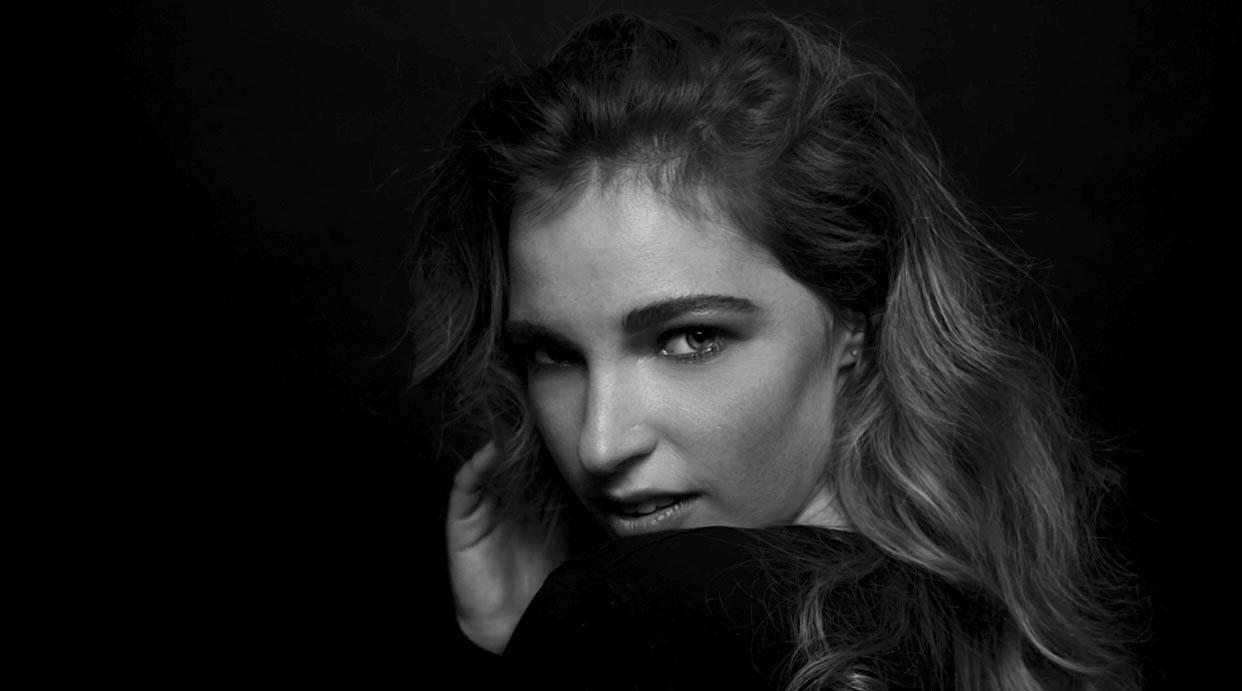 actor Anna Greene large photo