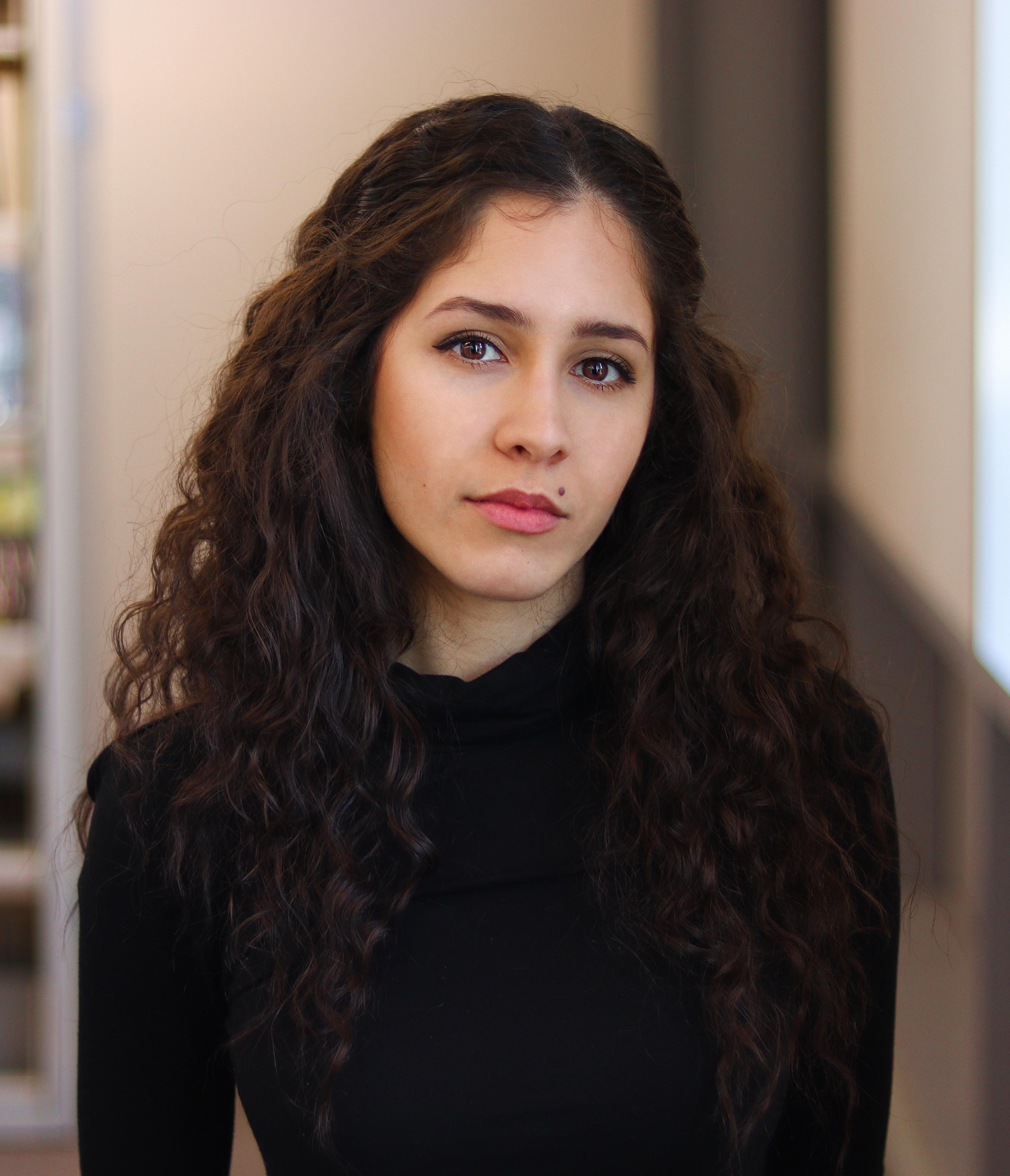 actor Abigail Gonzalez large photo