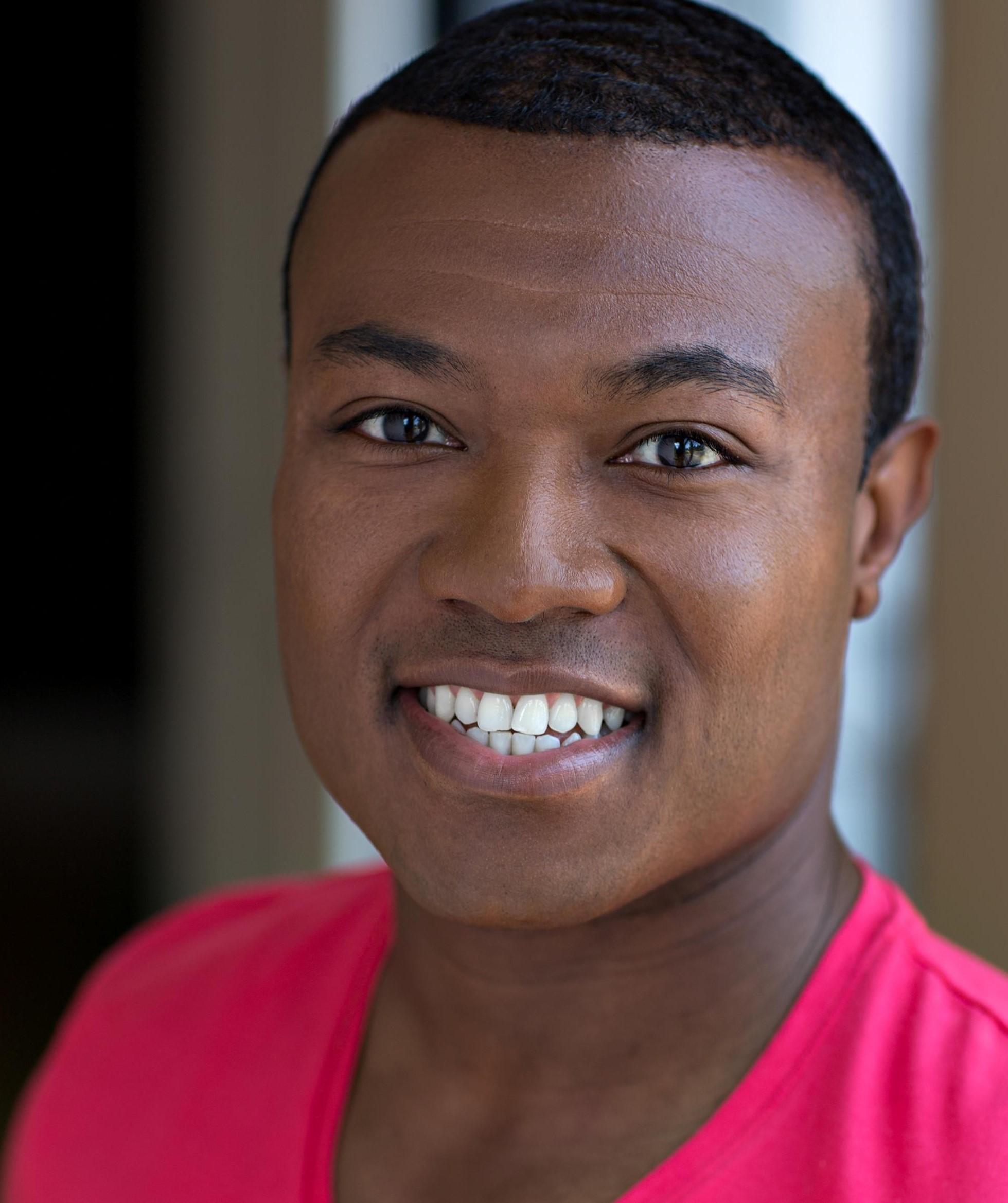 actor Ronza Bee large photo