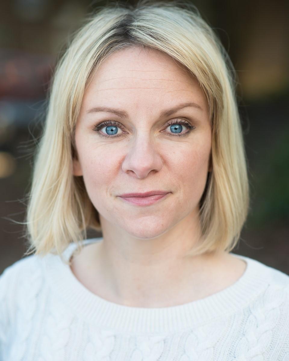 actor Victoria Balnaves large photo