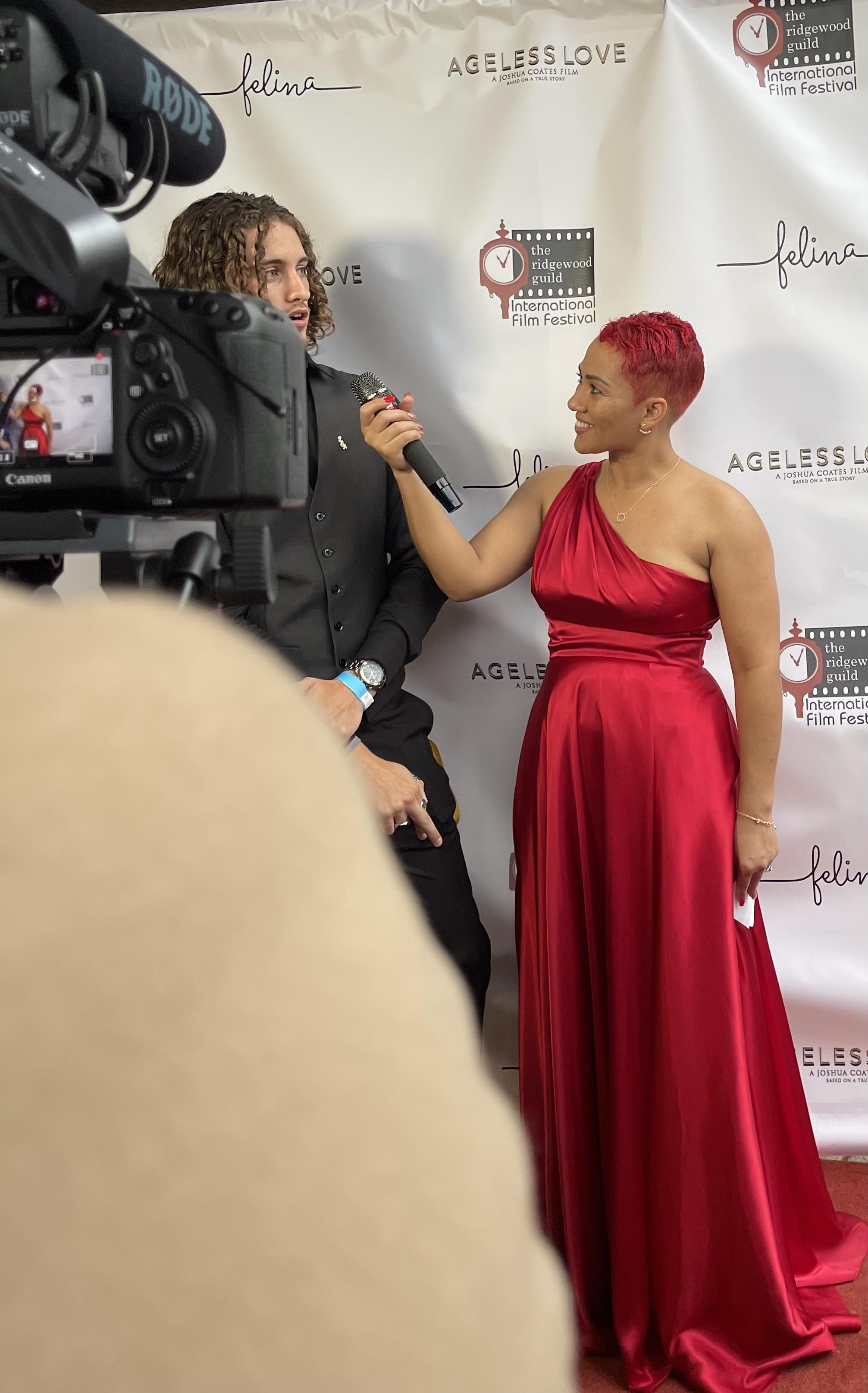 actor Nicole Henson large photo