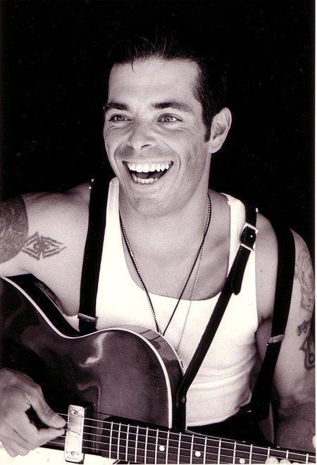 actor Doug Carrion large photo