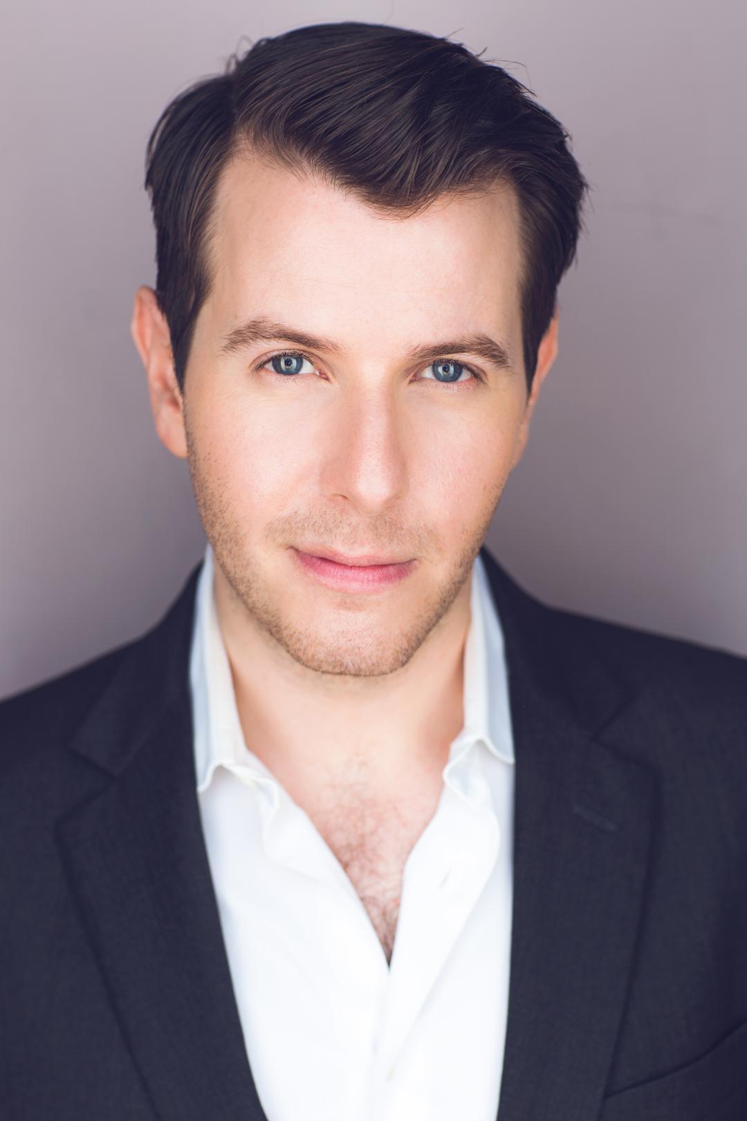 actor Leo DeFriend large photo