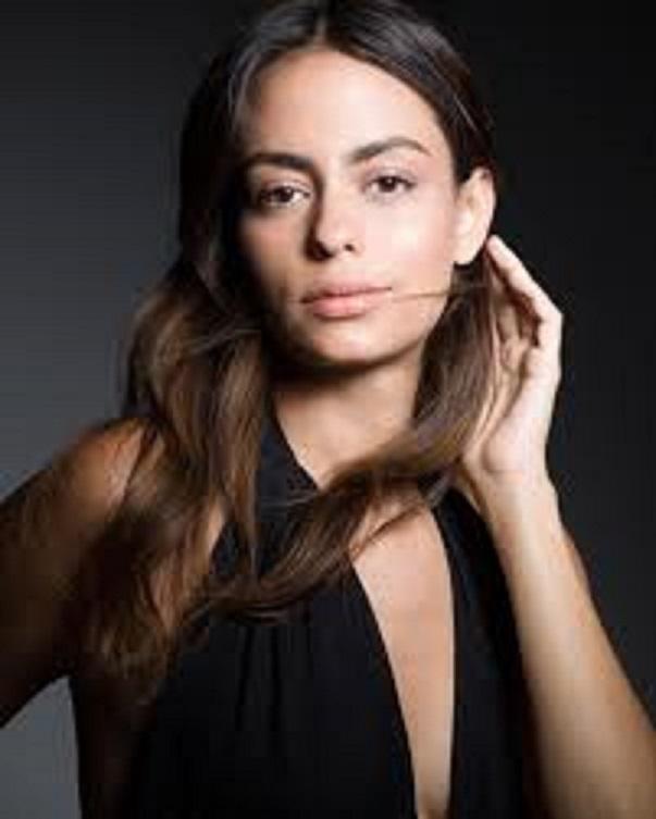 actor Paola Fernandez large photo