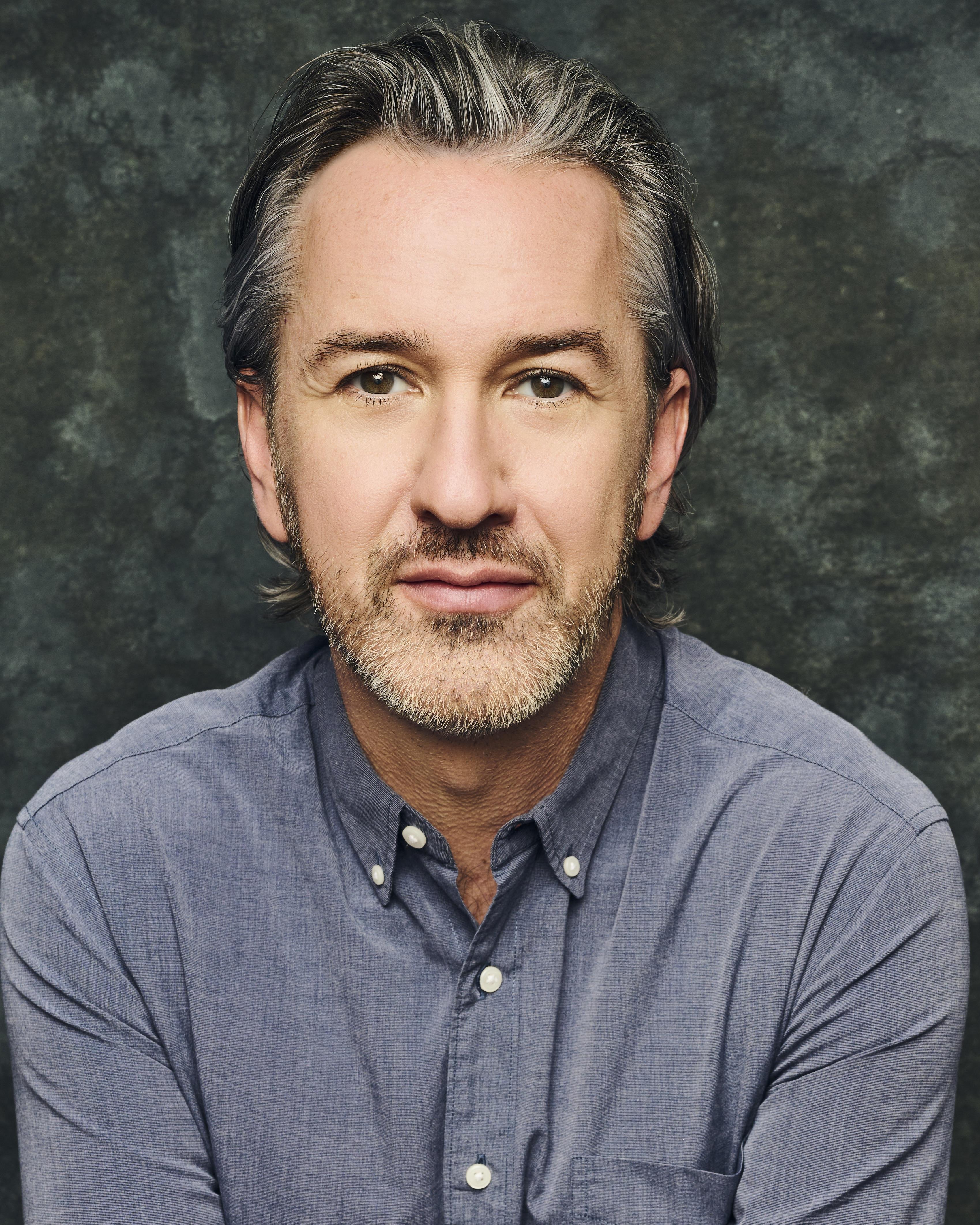 actor Andrew Burlinson large photo