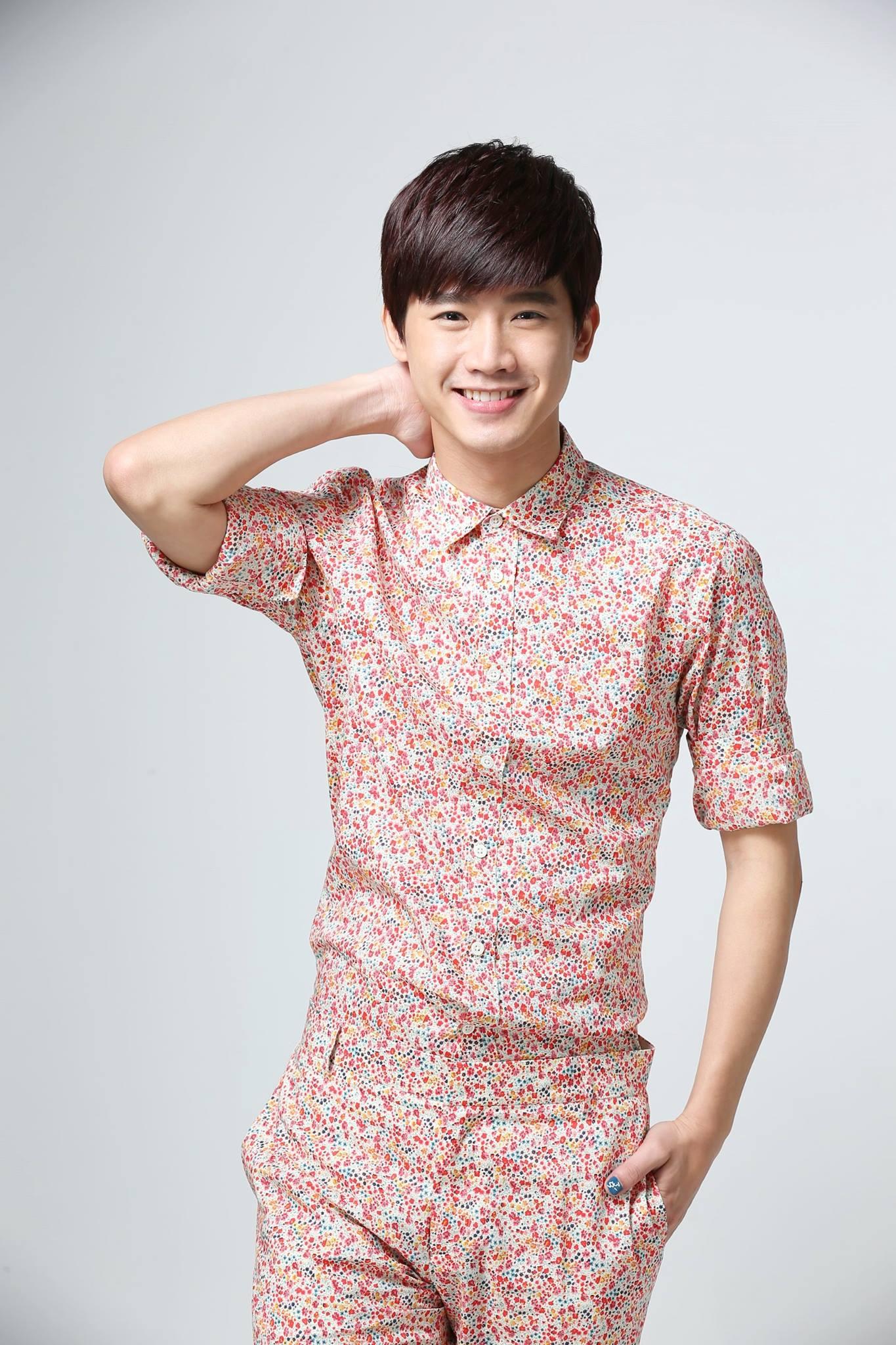 actor Sing Hom large photo