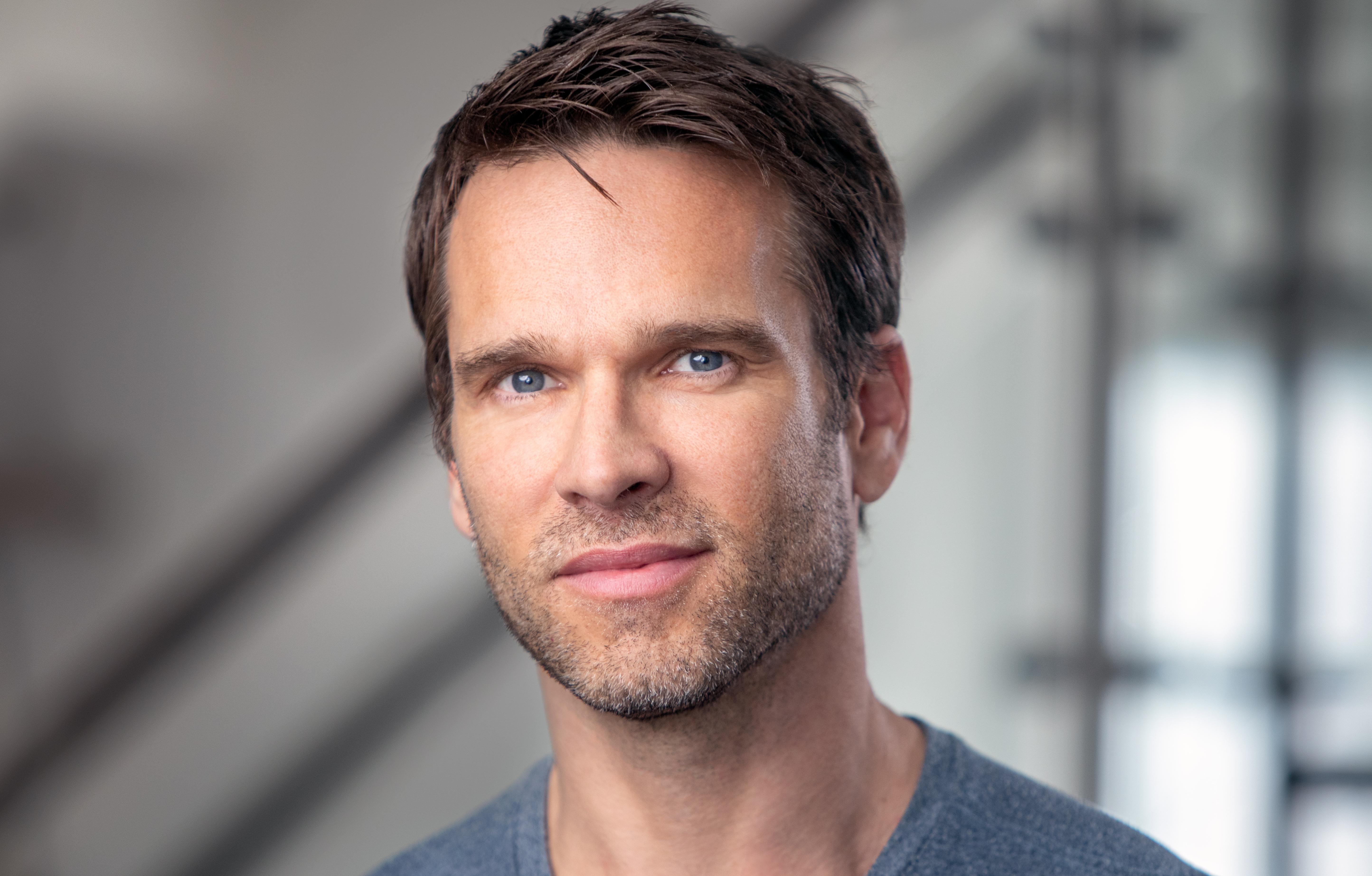 actor Stephan Dubeau large photo