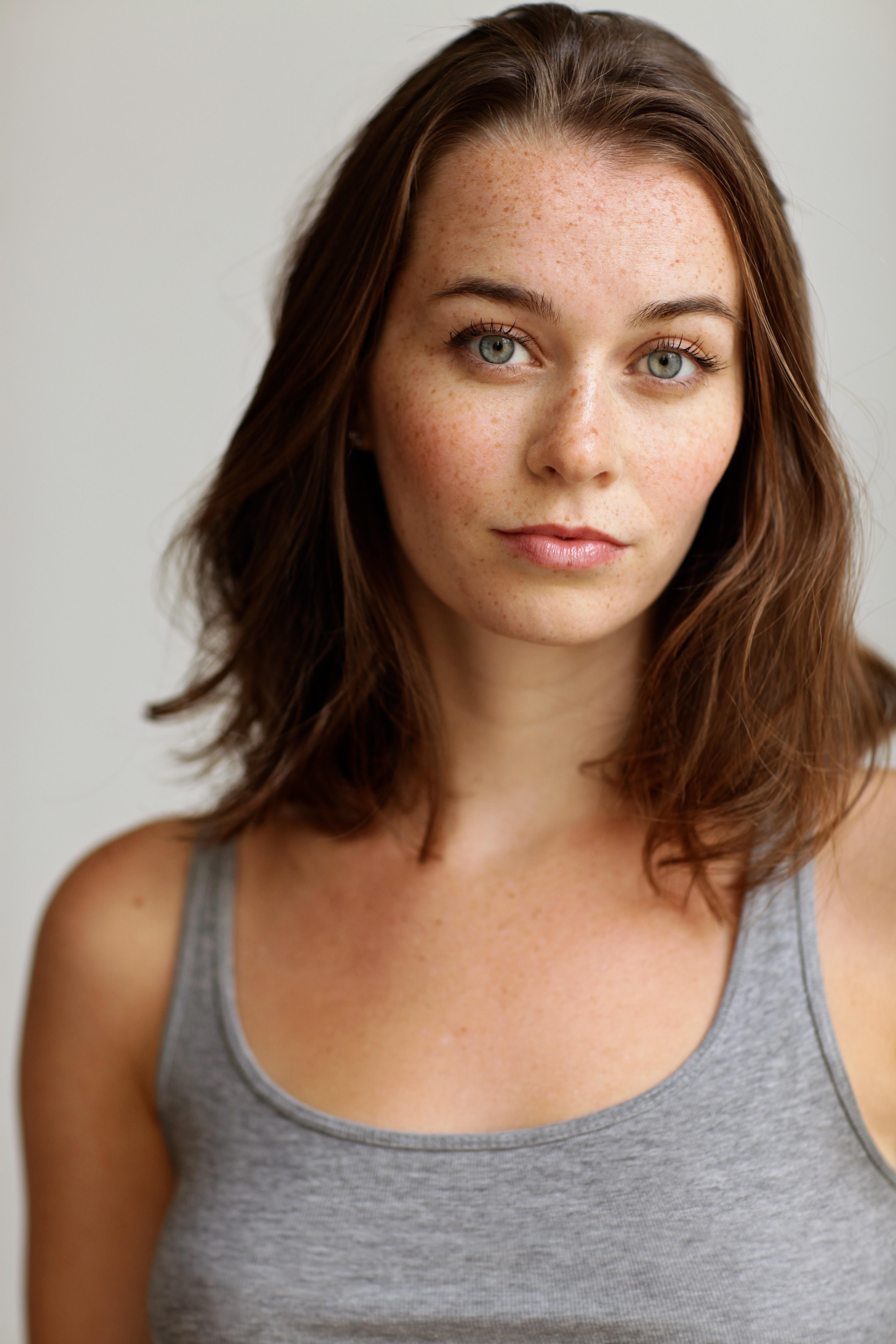 actor Caitlin Duffy large photo