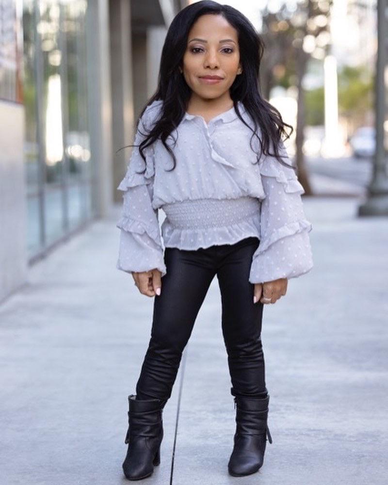 actor Ali Chapman large photo