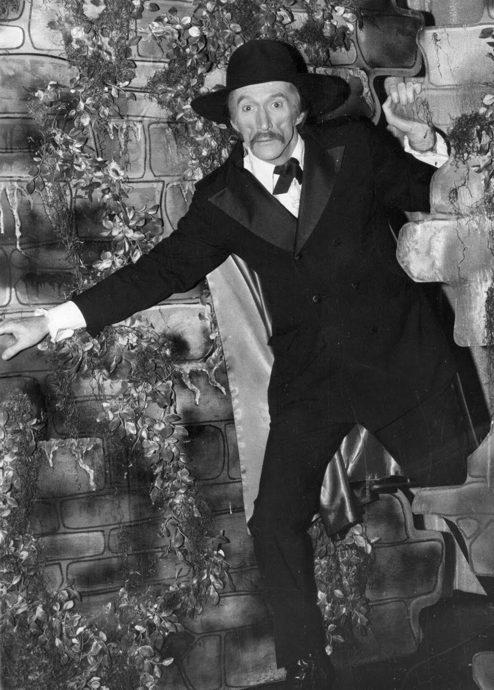 actor Larry Vincent large photo