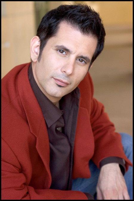 actor John Murdolo large photo