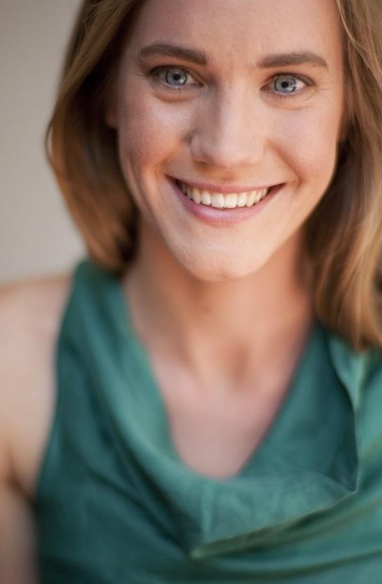 actor Adele Raes large photo