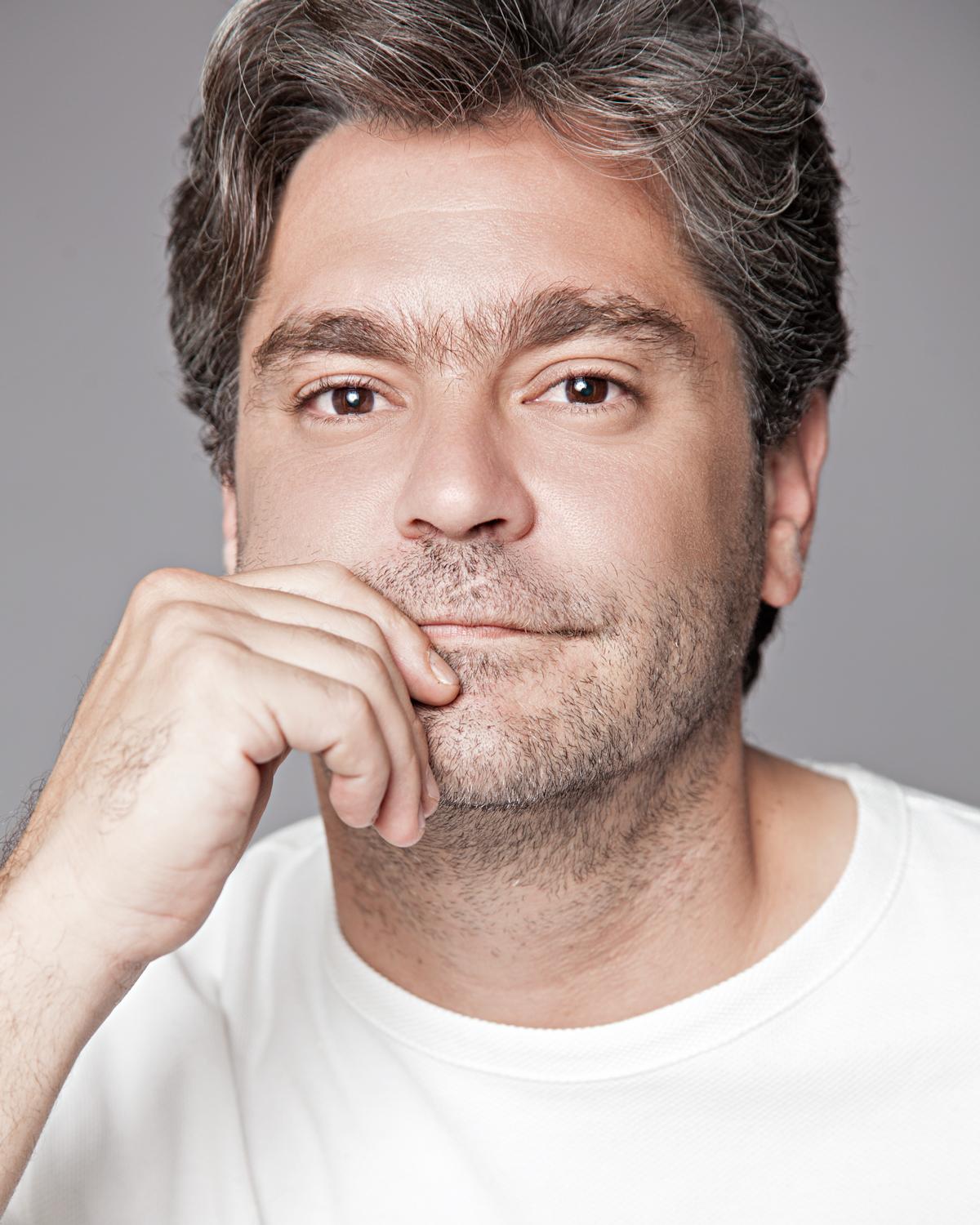 actor Martín Altomaro large photo