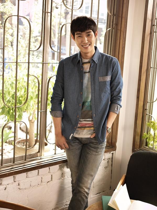 actor Sung-Hyun Baek large photo