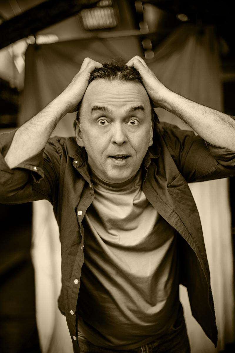 actor Gary Boulter large photo