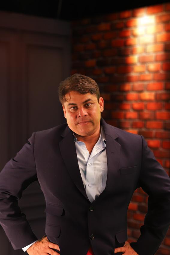 actor Cyrus Broacha large photo