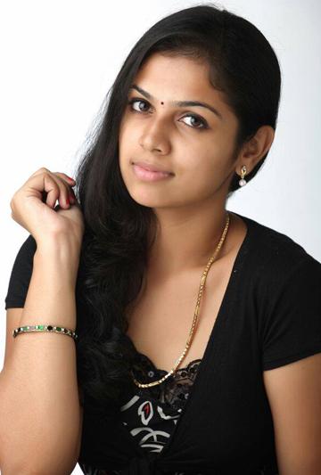 actor Anjali Nair large photo