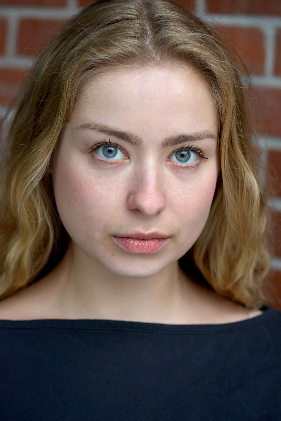 actor Éléonore Lamothe large photo