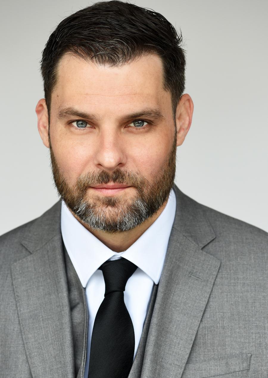 actor Eric Larsen large photo