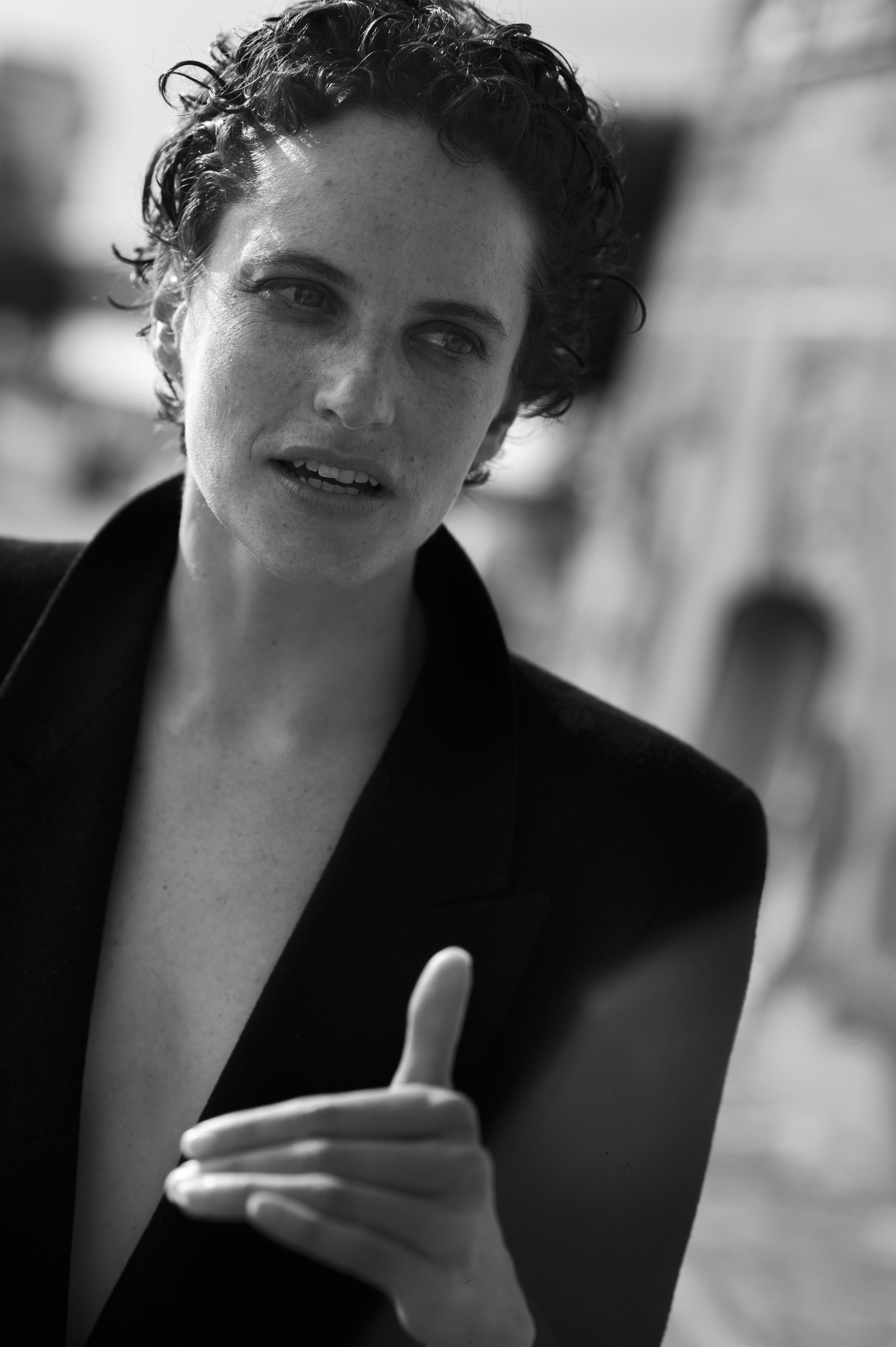 actor Sophie Hutter large photo