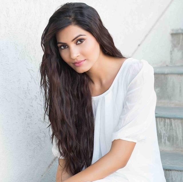 actor Sangeeta Chauhan large photo