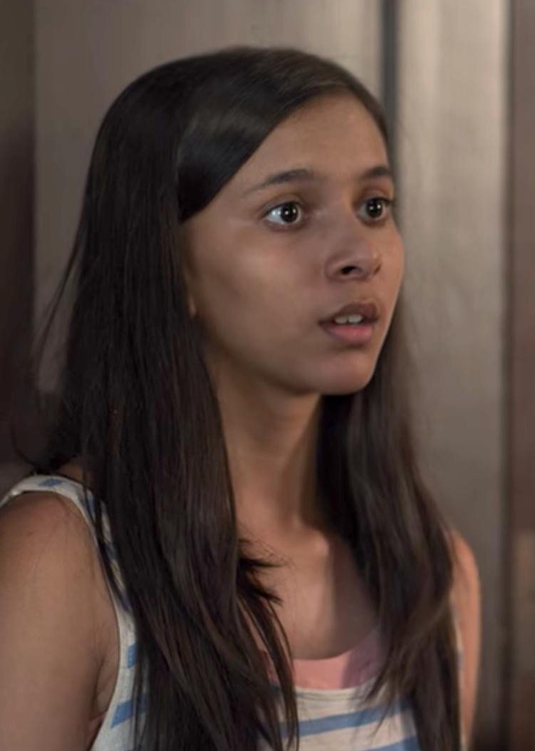 actor Sara Gesawat large photo