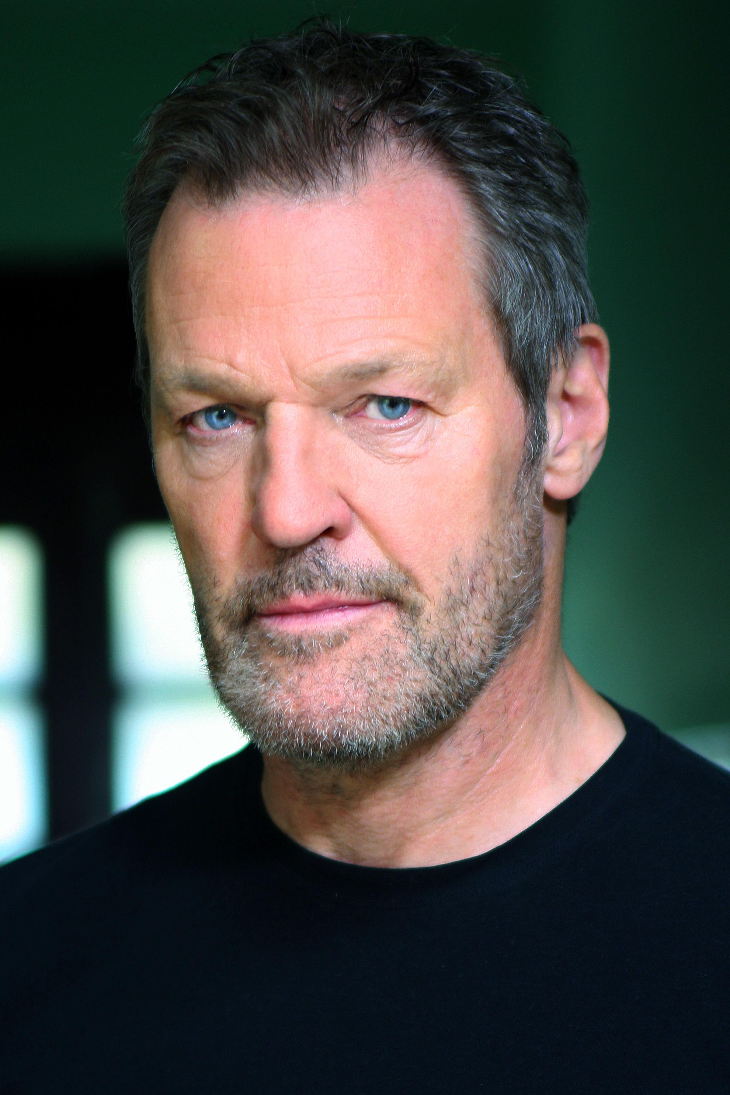 actor Anthony Straeger large photo