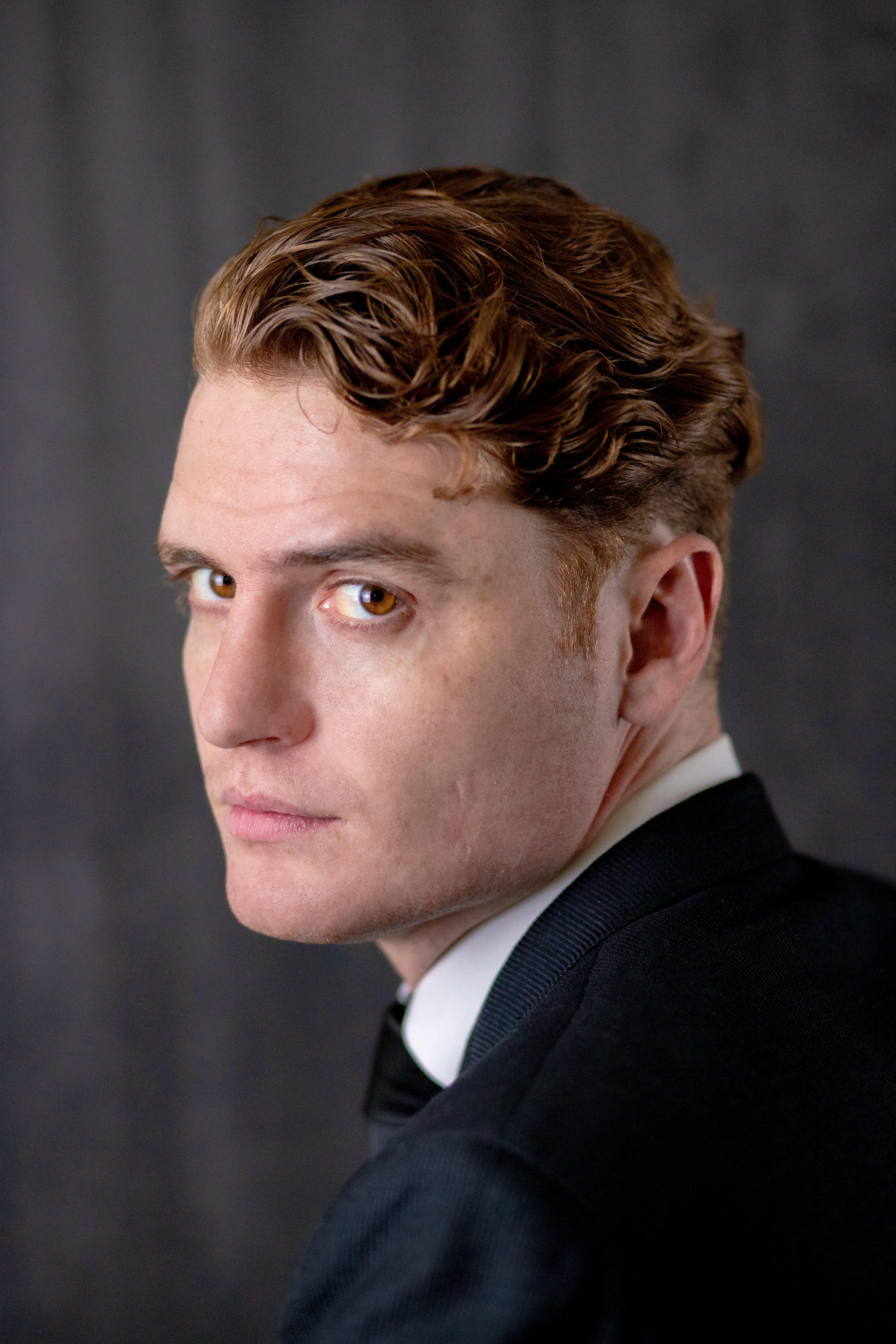 actor Zachary Cowan large photo