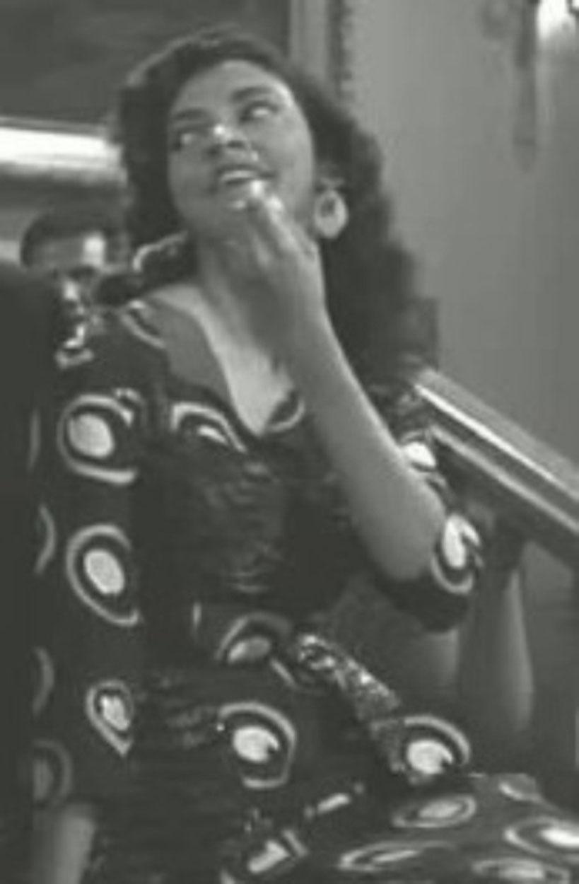 actor Tina Misquitta large photo